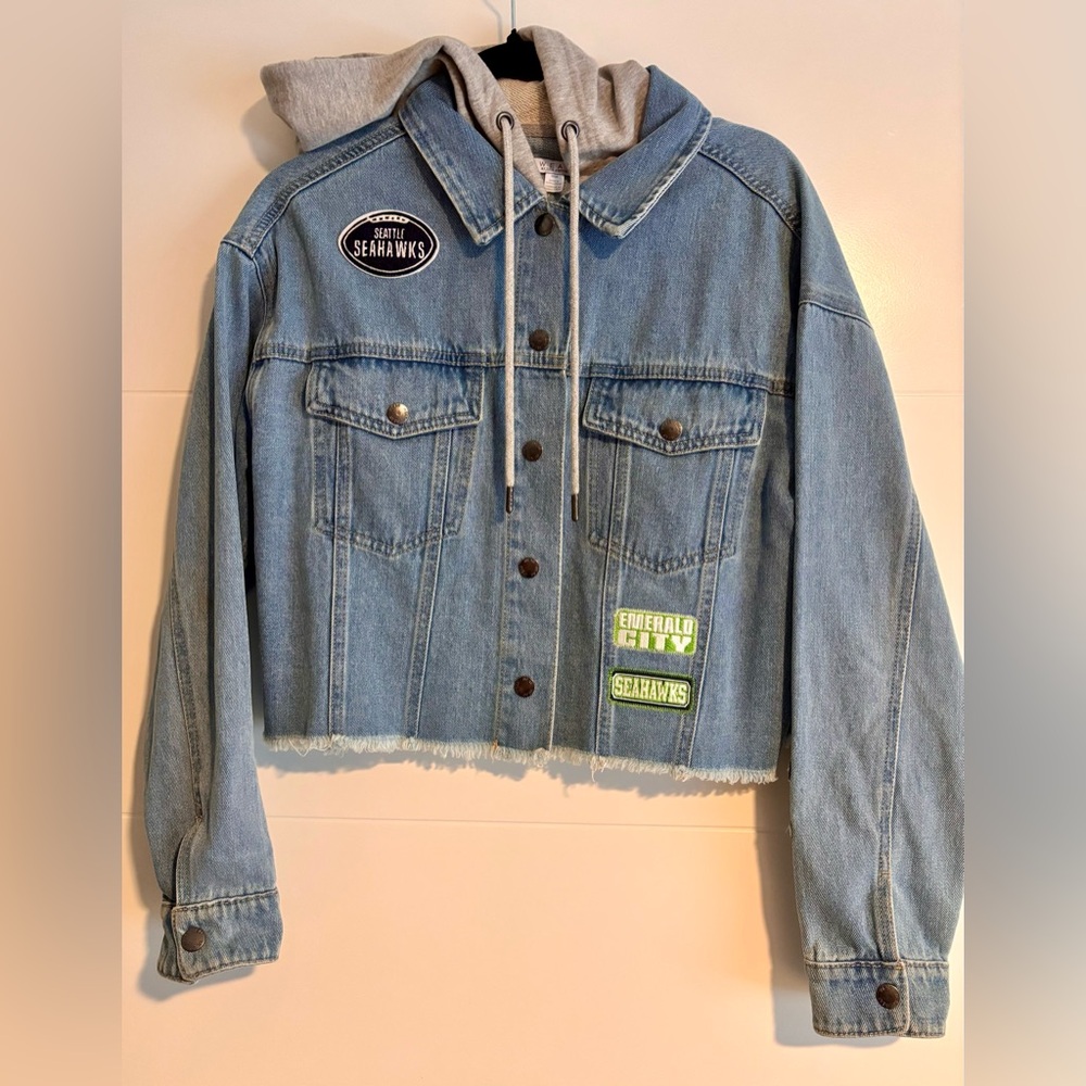 Seattle Seahawks WEAR by Erin Andrews Women’s Hooded Cropped Denim Jacket - Picture 2 of 6